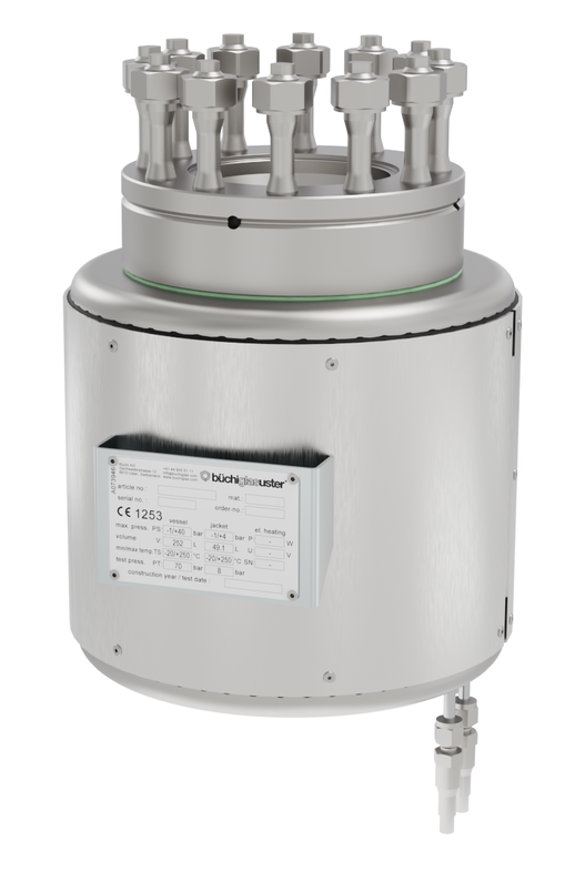 Recipiente metálico a presión con calentamiento eléctrico y refrigeración por agua.